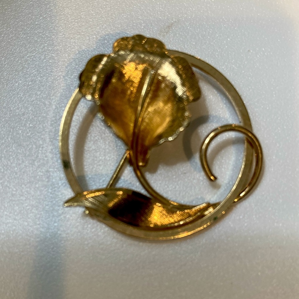 Valenzuela Lily Flower 1/20 12kYellow Gold filled Italian Brooch Vintage 1960’s